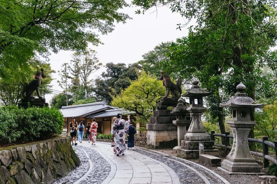 Kyoto: Nijo Castle, Kiyomizu & Fushimi Inari Guided Tour - The $54 price and what you really receive