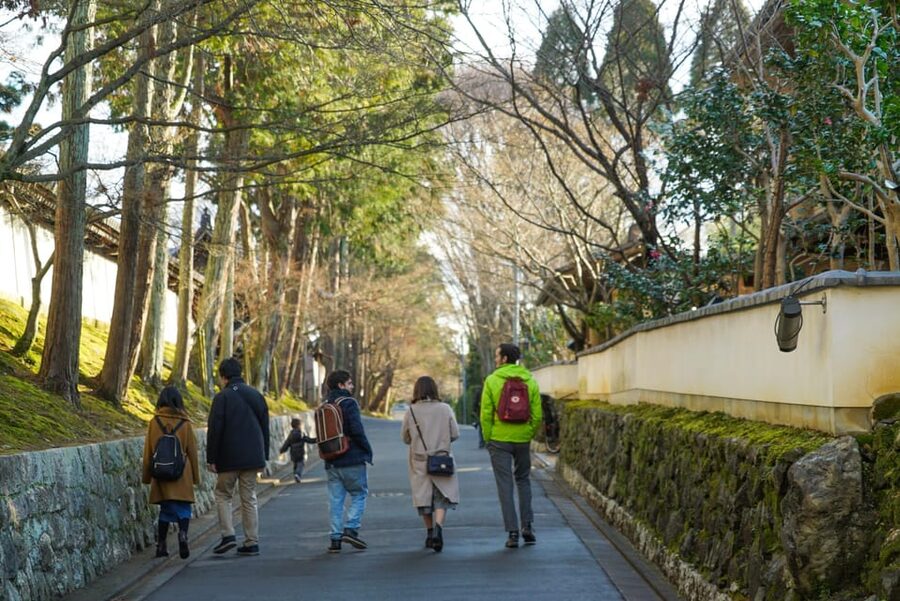 Kyoto: Zen Meditation and Garden Tour at a Temple with Lunch - What the four-and-a-half-hour schedule means