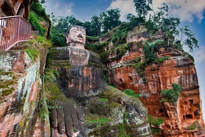 Leshan Buddha + Panda Base or Old Tea House Private Day Tour - Leshan Giant Buddha by boat or on foot