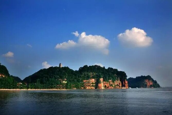 Leshan Buddha + Panda Base or Old Tea House Private Day Tour - Guides Cora and Victor add real value
