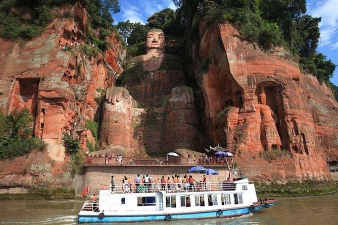 Leshan Giant Buddha and Huanglongxi Ancient Town Day Trip - What makes Huanglongxi different