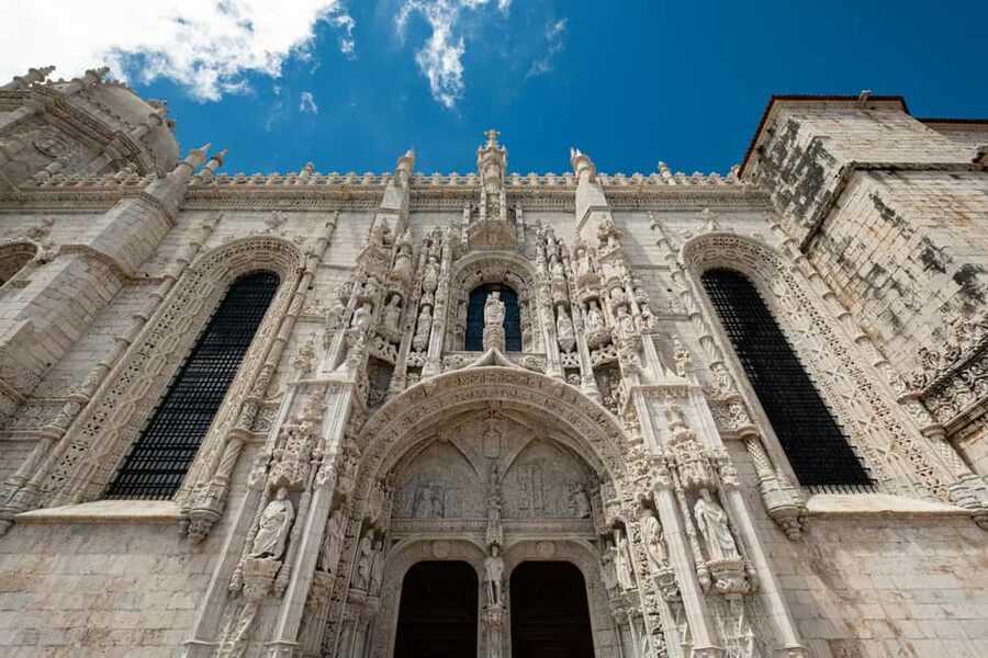 Lisbon: Belem Walking Tour with Jeronimos Monastery Ticket - Walking from the monastery to the Monument to the Discoveries