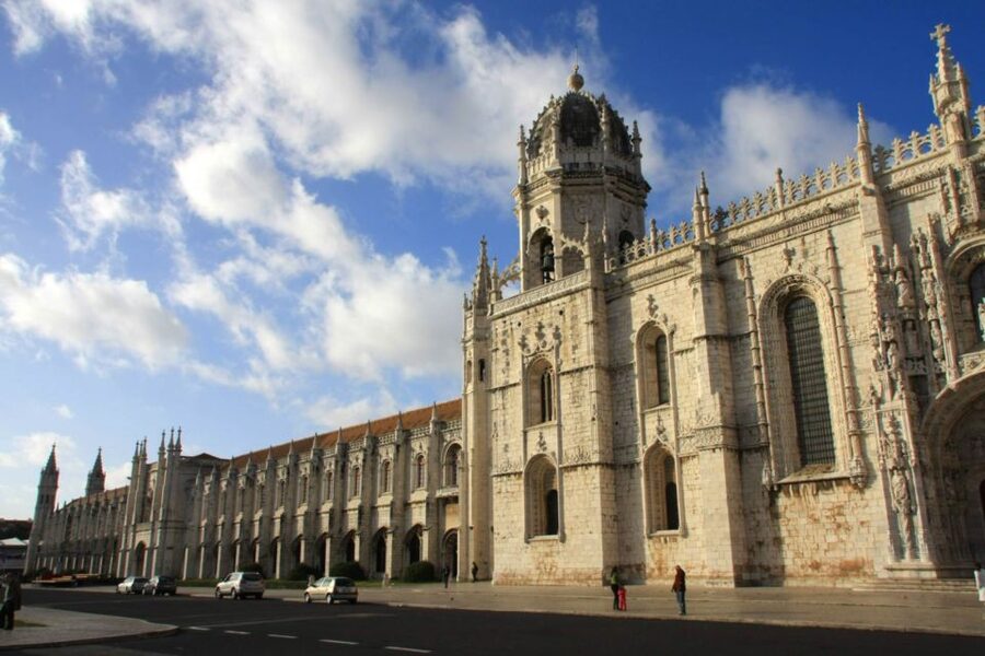 Lisbon: Jerónimos Monastery E-Ticket and Audio Guide - Getting to the entrance in Belém