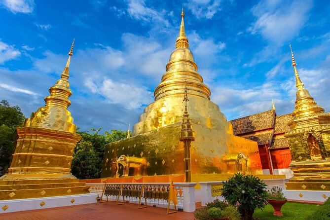 Long Neck Village, Silver Temple & Chiang Mai Top Cultural Sites - What the songtaew ride is really like