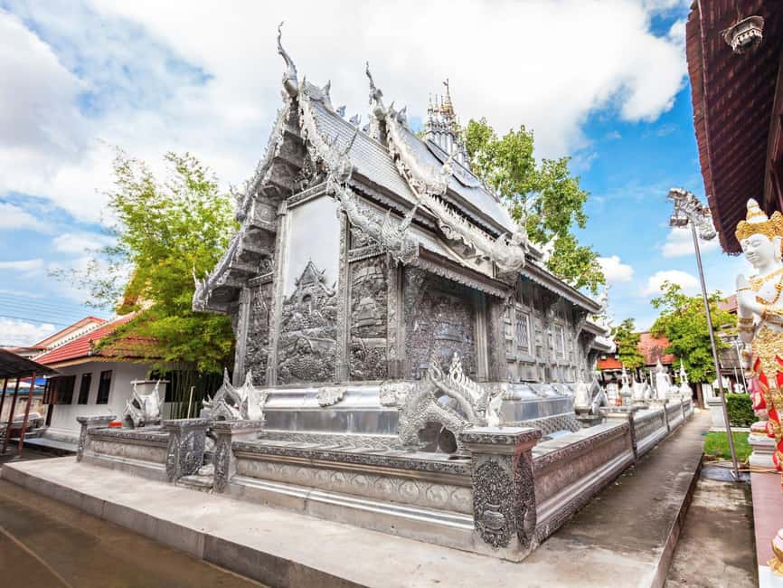 Long Neck Village, Silver Temple & Chiang Mai Top Sites - Wat Phra Singh’s golden details and old murals