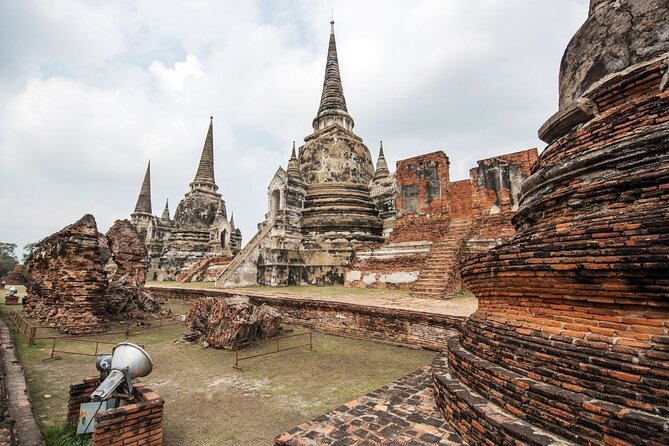 Lopburi Monkey Temple & Ayutthaya Old City Tour From Bangkok - Lunch, heat, and the pace of the day