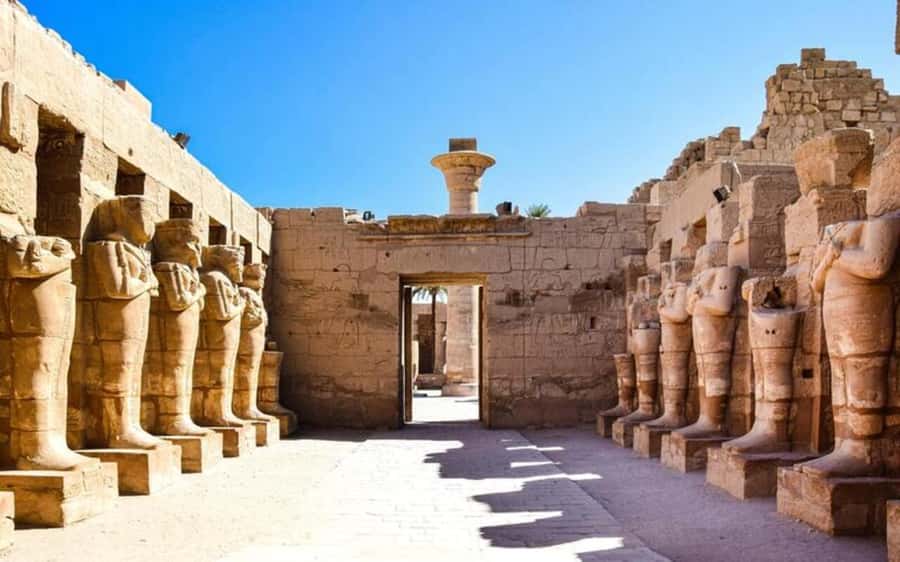 Luxor: East & West Bank Temples Private Tour with Tickets - Luxor Temple after the crowds and heat