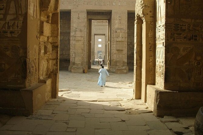 Luxury Cruise from Aswan to Luxor 4 Days with Abu Simble Temple - Guides, cabins, food, and the daily pace