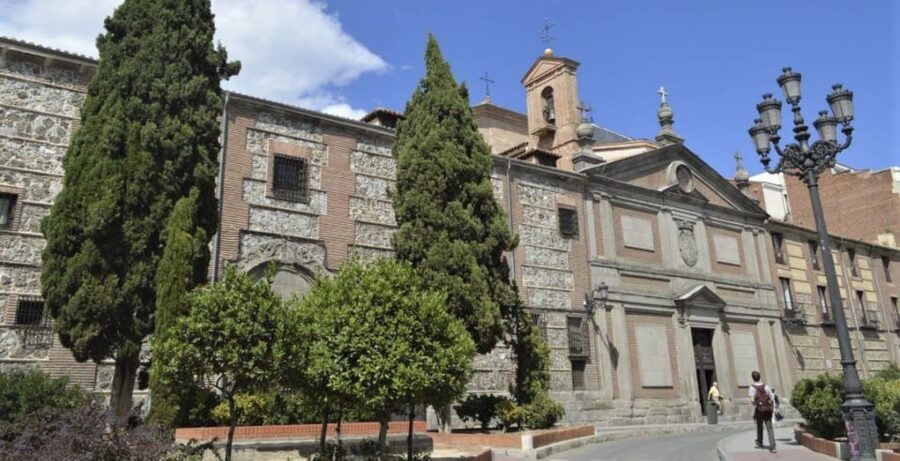 Madrid: Guided Walking Tour of Monasterio de las Descalzas - Practical details that can shape your visit
