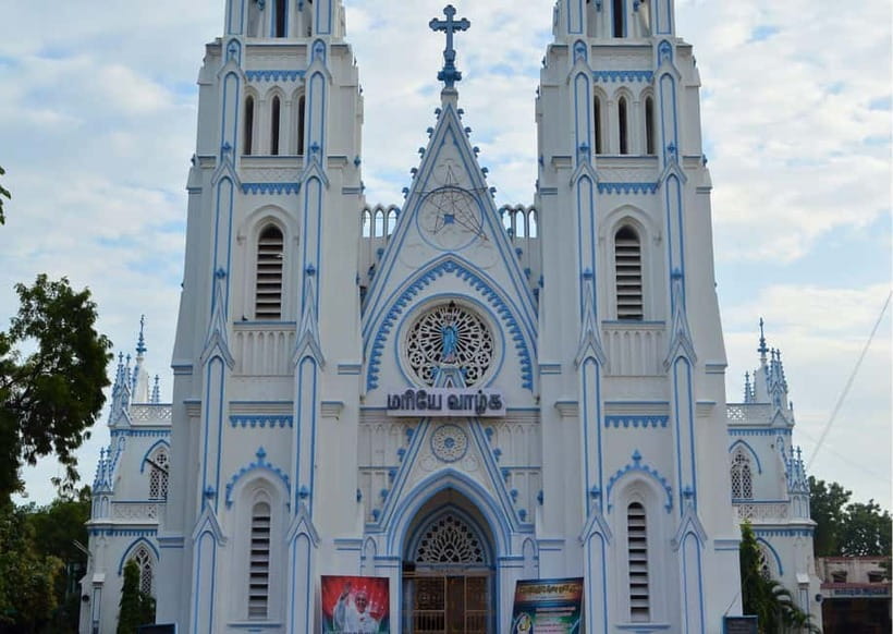 Madurai: Heritage & Cultural Trails Guided Walking Tour - Markets, shops, and the everyday city
