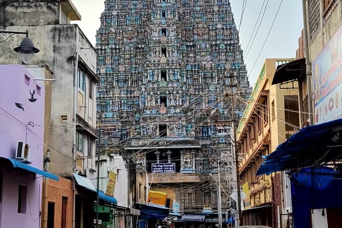 Madurai Walks : City Highlights Temple and Market Tour - Puthu Mandapam and the streets around the temple
