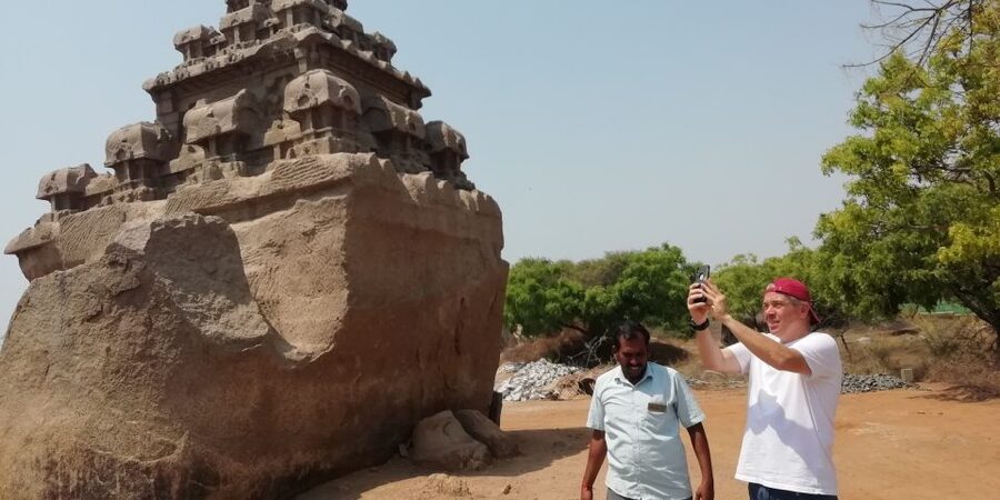 Mahabalipuram: Private Guided tour from Chennai with lunch - Shore Temple: granite beside the sea