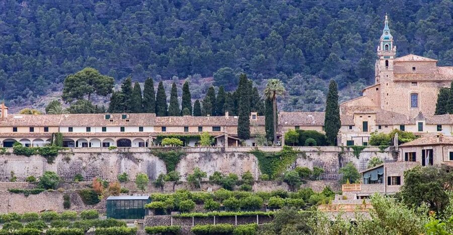 Mallorca: Carthusian Monastery Valldemossa Entrance Ticket - Why Valldemossa’s monastery feels different