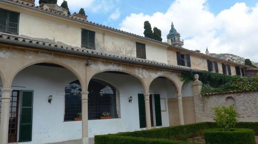 Mallorca: Carthusian Monastery Valldemossa Entrance Ticket - Starting in the former royal palace