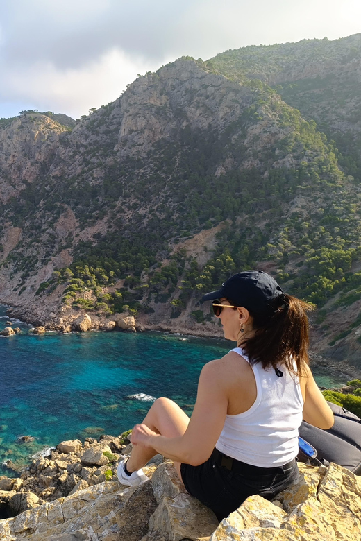 Mallorca: Sant Elm to La Trapa Monastery Guided Hike - Reaching the quiet grounds of La Trapa