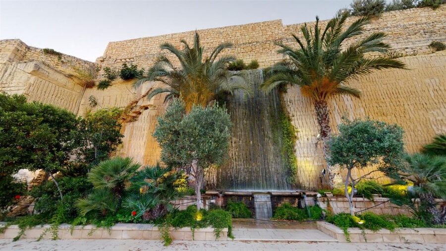 Malta: Prehistoric Temples, Limestone Heritage & Blue Grotto - Pickup and transport: practical details matter
