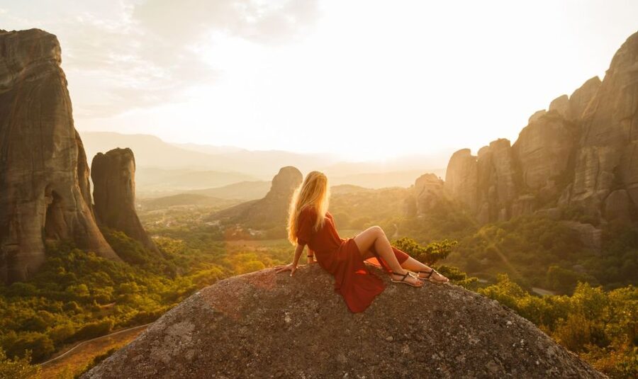 Meteora: Guided Sunset Tour with Monasteries & Caves Visit - Why the sunset timing works so well