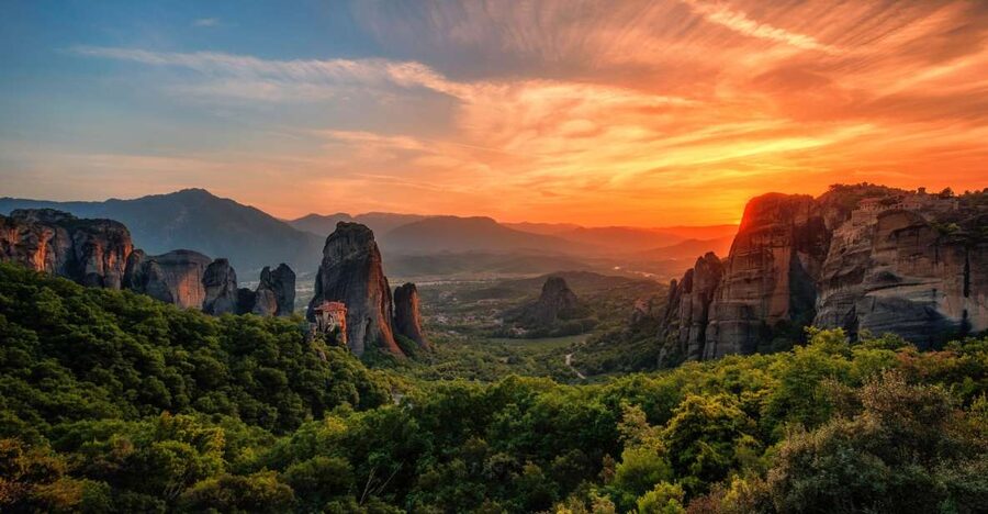 Meteora: Guided Sunset Tour with Monasteries & Caves Visit - Seeing all six monasteries from the road