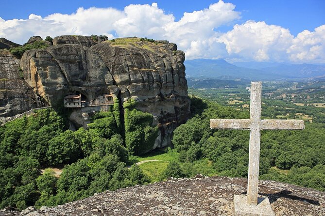 Meteora: Hiking Tour with Local Guide and Monastery Visit - Starting at St. Nicholas Anapavsa