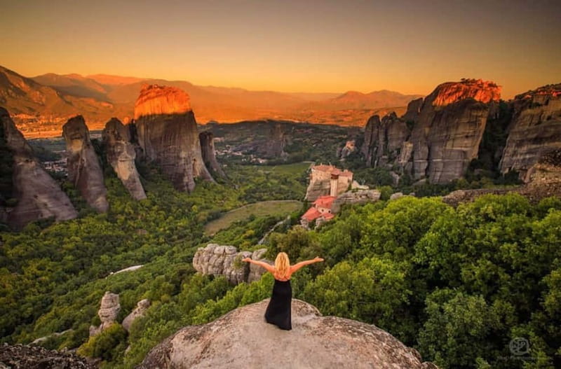 Meteora: Majestic Sunset Tour & Monasteries with Local Guide - Seeing all six monasteries from the road