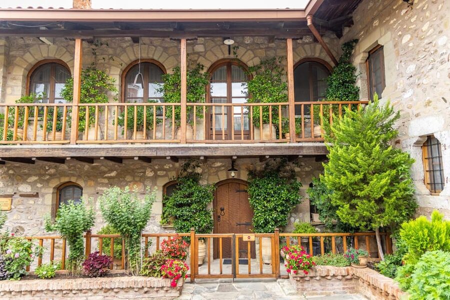 Meteora Monasteries "Byzantine Walks" From Thessaloniki - Three hours on the road to Meteora