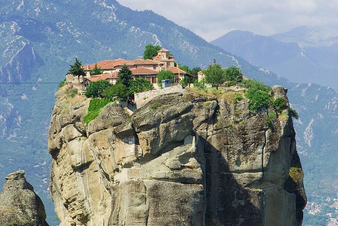 Meteora Monasteries & Caves Unesco Wonder in Greece Day Trip - Thermopylae on the return to Athens