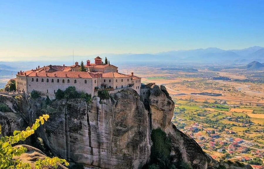 Meteora Monasteries: Full Day Tour from Athens - Why Meteora is worth the long ride from Athens