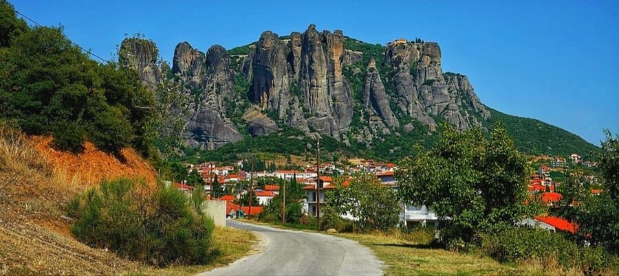 Meteora Monasteries: Full Day Tour from Athens - St. Stephen offers the gentlest monastery visit