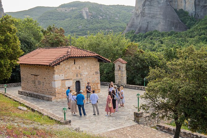 Meteora Monasteries Half-Day Small Group Tour with Transport - Varlaam and the art of the highest rocks