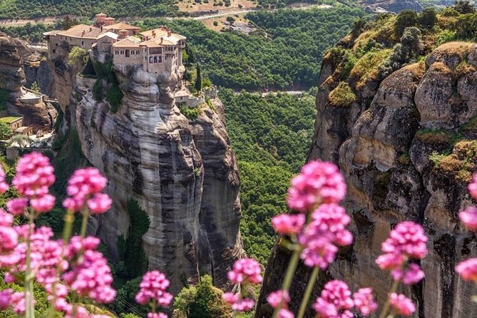 Meteora Monasteries Private Full Day Trip From Athens - Kastraki for lunch and local food