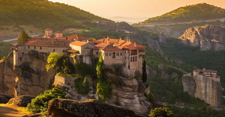 Meteora: Monasteries Tour, Lunch, and Athens Transfer Option - Lunch in Kalambaka comes first