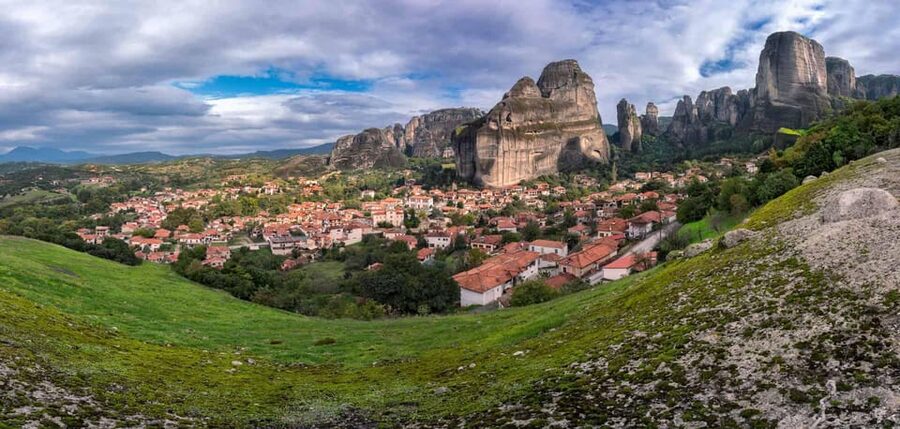 Meteora: Morning Monasteries Tour with Photo Stops - Why a half-day tour works well at Meteora