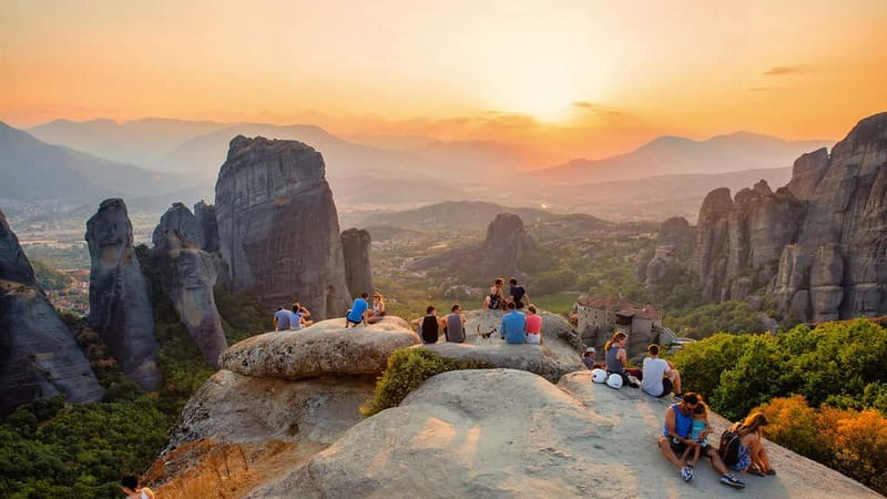 Meteora: Sunset Small Size Tour with Monasteries & Caves - The essential points at a glance