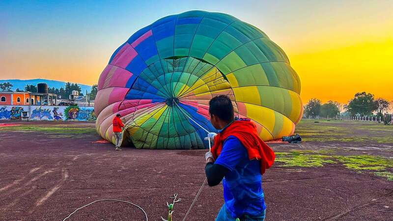 Mexico City: Balloon Flight, Teotihuacan & Guadalupe Shrine - The obsidian workshop and tequila stop