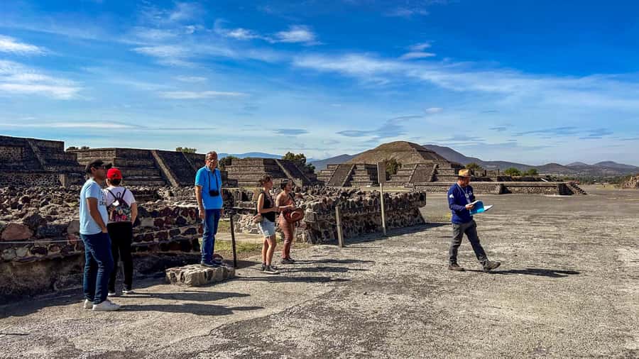 Mexico City: Teotihuacan, Tlatelolco & Guadalupe Shrine Tour - Why this route works for a first Mexico City visit