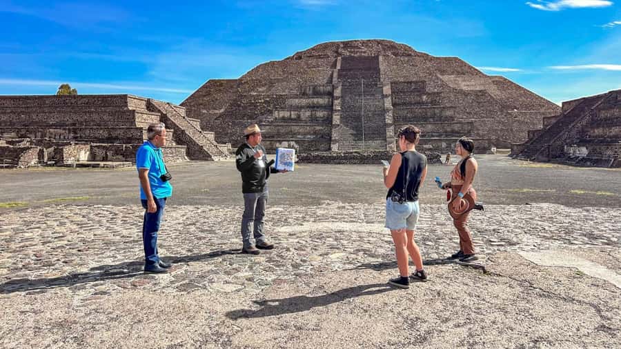 Mexico City: Teotihuacan, Tlatelolco & Guadalupe Shrine Tour - Tlatelolco: Mexico City’s first serious history lesson
