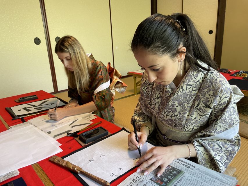 Miyajima: Cultural Experience in Zen Temple - Choosing and wearing your kimono