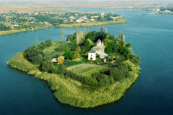 Mogosoaia Palace & Snagov Monastery: Private tour from Bucharest - Monday planning and practical cautions