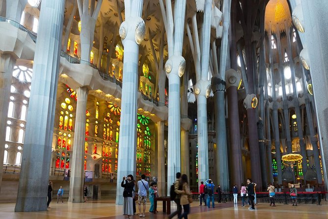 Montserrat Monastery and Sagrada Familia Tour with Liquor Tasting - The long break between Montserrat and Sagrada Familia