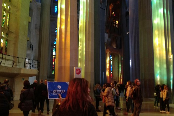 Montserrat Monastery and Sagrada Familia Tour with Liquor Tasting - Guides, group size, and communication
