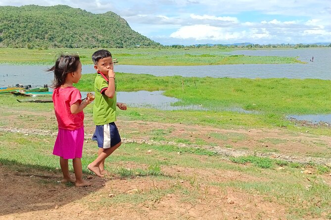 Morning Tour,Ak Phnom temple,Rice wine,Rice Paper, killing Field - A rural route north of Battambang