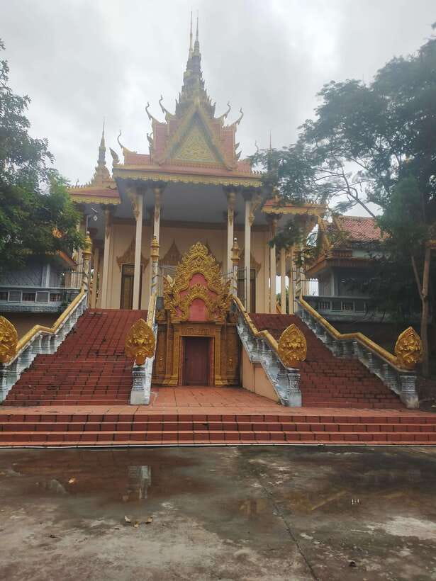 Morning Tuk tuk: City, Handicrafts, Killing field, Temples - What the morning feels like in practice