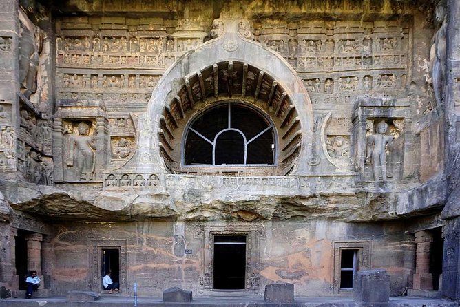 Most Popular 2-Day Guided Tour of Ajanta & Ellora Caves with Car - Day One: The Long Road to Ajanta