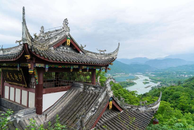Mount Qingcheng Tour: Explore Serene and Sacred Taoist Site - Why Qingcheng Mountain feels different