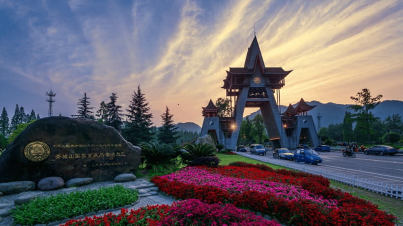 Mount Qingcheng Tour: Explore Serene and Sacred Taoist Site - Front Mountain or Back Mountain?