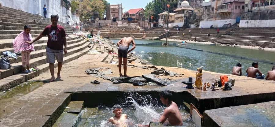Mumbai: 2 Hours Markets And Temple Tour - Meeting, weather, and booking details