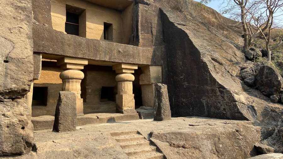 Mumbai: Kanheri Caves and The Golden Pagoda Temple - Why these two Buddhist sites work so well together