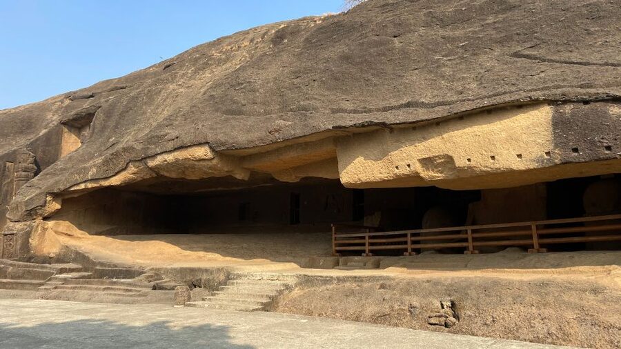 Mumbai: Kanheri Caves and The Golden Pagoda Temple - Walking through the Kanheri Caves