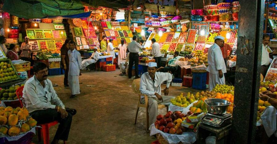 Mumbai: Local Markets & Temples Tour - Starting at Regal Cinema and crossing the city by cab
