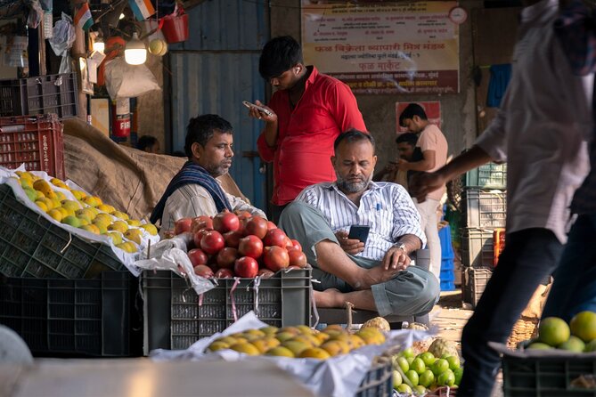 Mumbai Markets and Temples Tour - Bombay Panjrapole and the city’s sacred cows